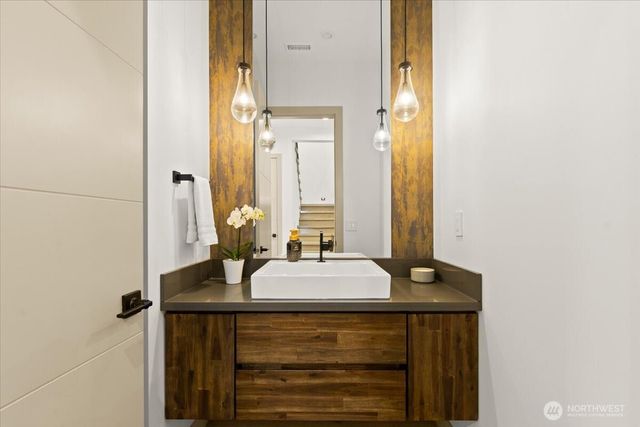 22713 SE 34th Court, Sammamish, WA 98075