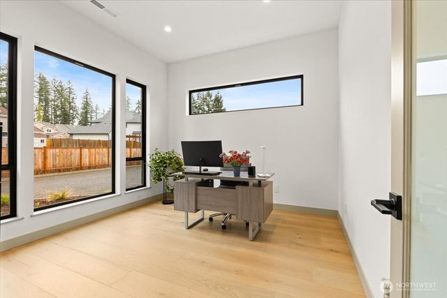 22713 SE 34th Court, Sammamish, WA 98075