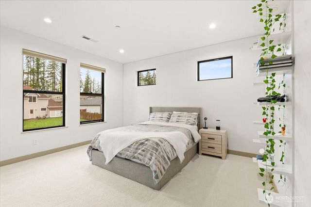 22713 SE 34th Court, Sammamish, WA 98075