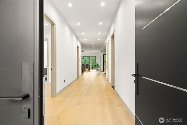 22713 SE 34th Court, Sammamish, WA 98075