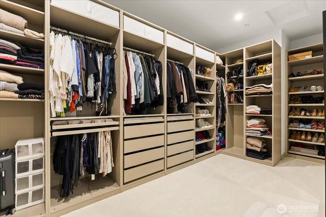 22713 SE 34th Court, Sammamish, WA 98075