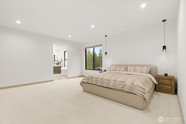 22713 SE 34th Court, Sammamish, WA 98075