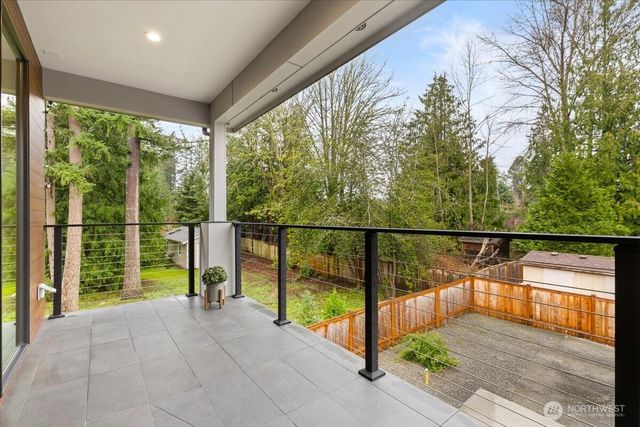 22713 SE 34th Court, Sammamish, WA 98075