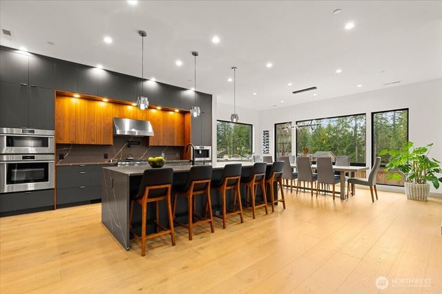 22713 SE 34th Court, Sammamish, WA 98075