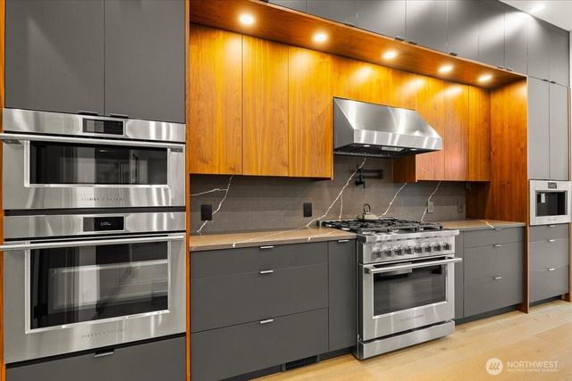 22713 SE 34th Court, Sammamish, WA 98075