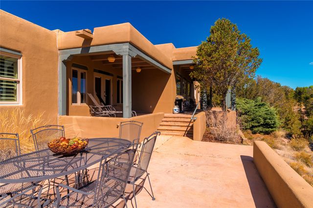 1029 Mansion Ridge Rd, Santa Fe, NM 87501