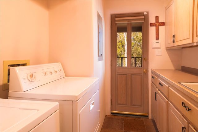1029 Mansion Ridge Rd, Santa Fe, NM 87501