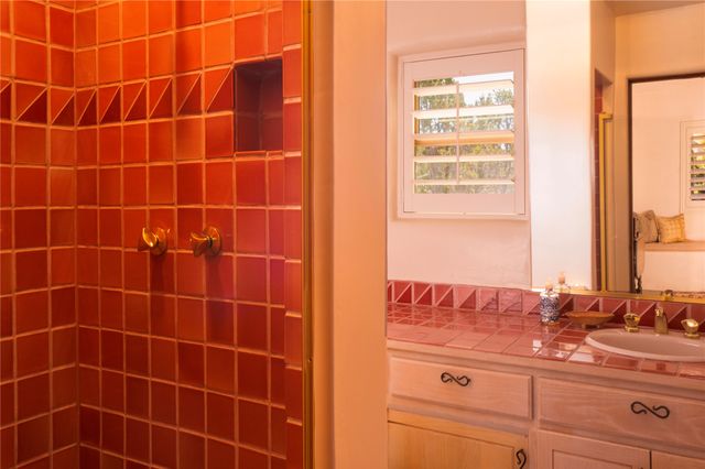 1029 Mansion Ridge Rd, Santa Fe, NM 87501