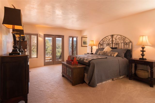 1029 Mansion Ridge Rd, Santa Fe, NM 87501