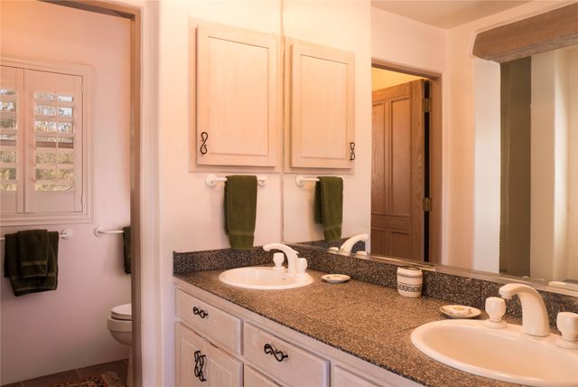 1029 Mansion Ridge Rd, Santa Fe, NM 87501