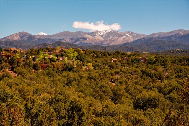 1029 Mansion Ridge Rd, Santa Fe, NM 87501