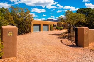 1029 Mansion Ridge Rd, Santa Fe, NM 87501