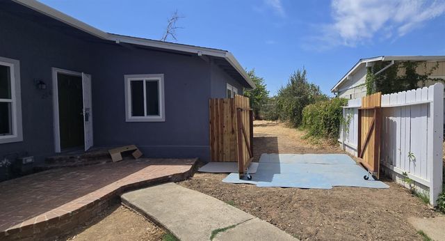 206 Hills Ct, Sacramento, CA 95838
