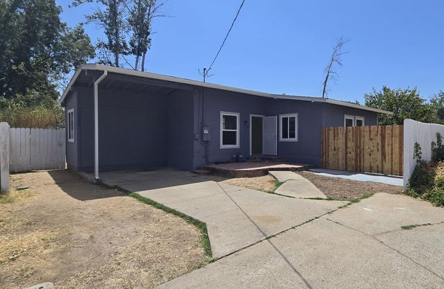206 Hills Ct, Sacramento, CA 95838