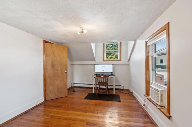 9 Lill Avenue, Newton, MA 02465