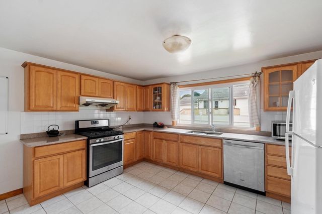 9 Lill Avenue, Newton, MA 02465