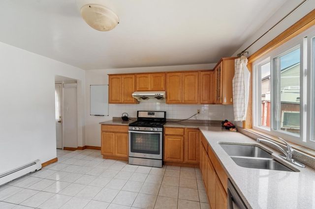 9 Lill Avenue, Newton, MA 02465