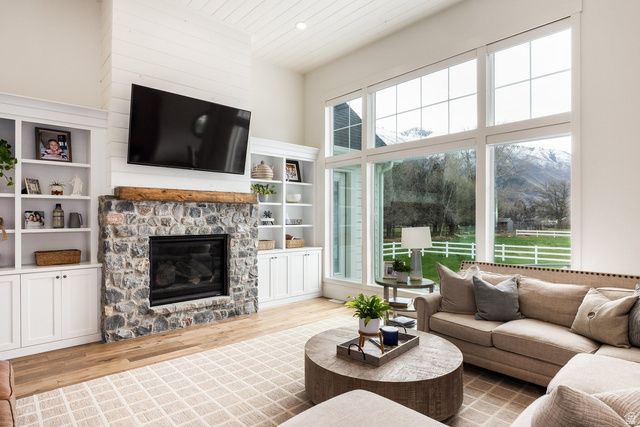 594 E 1000 N, Mapleton, UT 84664