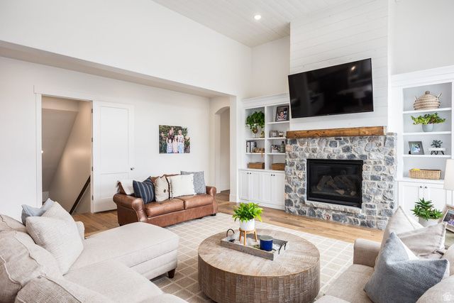 594 E 1000 N, Mapleton, UT 84664