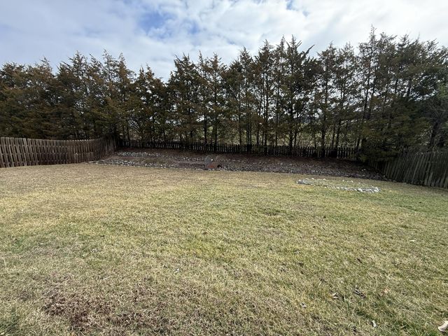 2504 FELDSPAR CT, Columbia, MO 65202