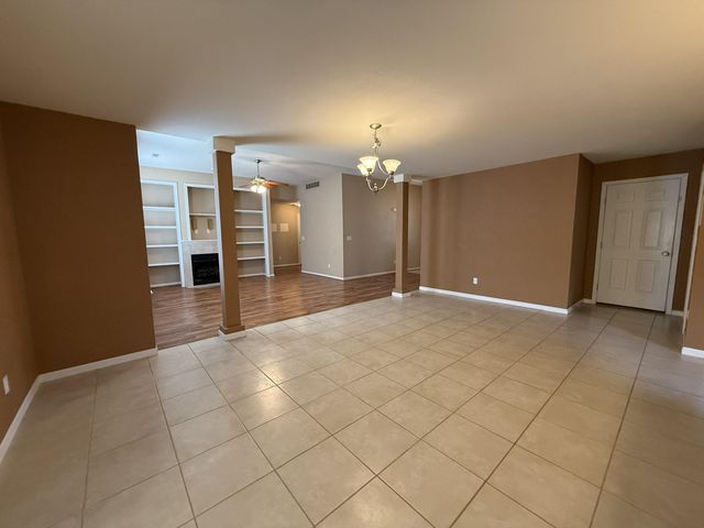 2504 FELDSPAR CT, Columbia, MO 65202