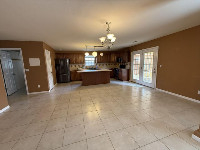 2504 FELDSPAR CT, Columbia, MO 65202