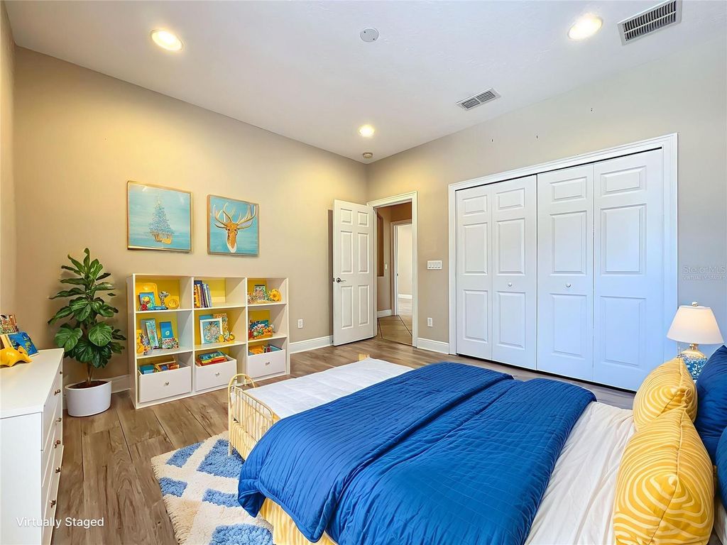 Image 6 of property listing at 3329 LAKE JEAN DRIVE, Orlando, FL 32817