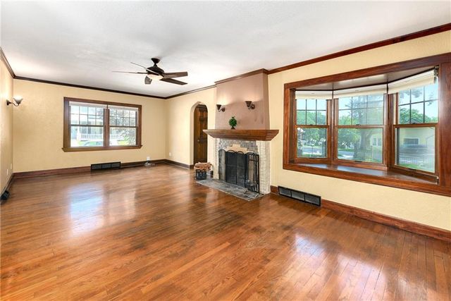 1500 S Broadway Street, Leavenworth, KS 66048