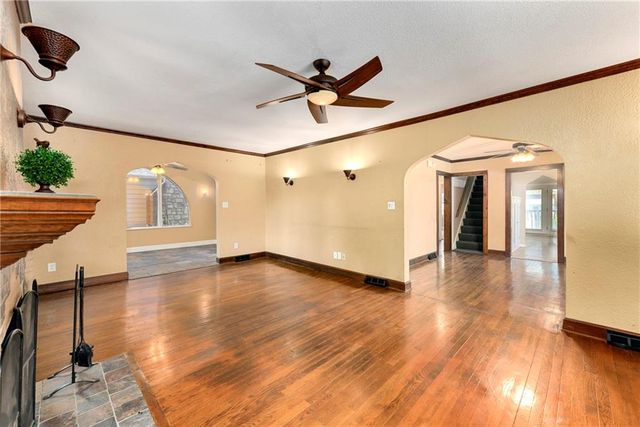 1500 S Broadway Street, Leavenworth, KS 66048