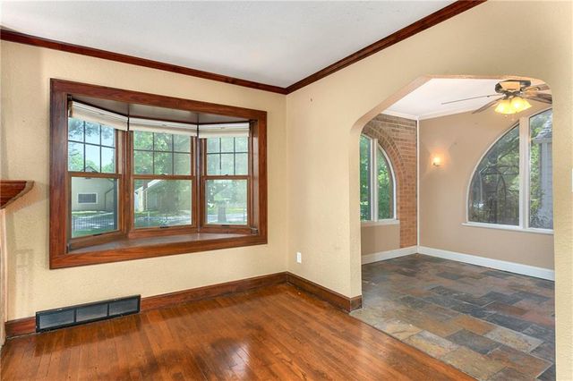 1500 S Broadway Street, Leavenworth, KS 66048