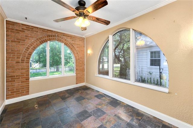 1500 S Broadway Street, Leavenworth, KS 66048