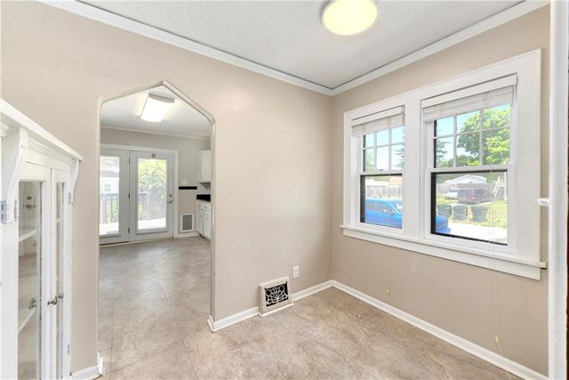 1500 S Broadway Street, Leavenworth, KS 66048