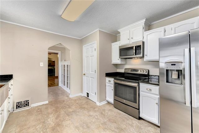 1500 S Broadway Street, Leavenworth, KS 66048