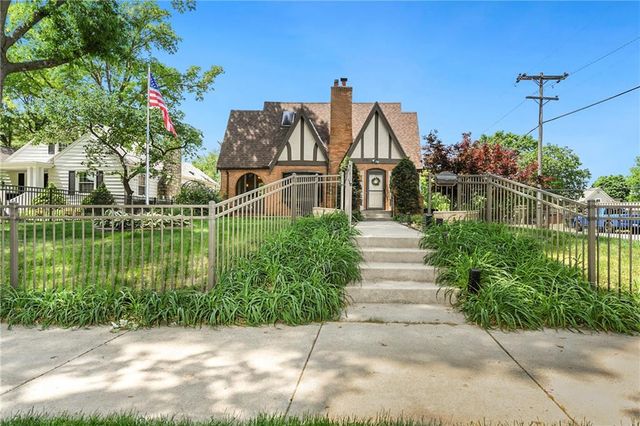 1500 S Broadway Street, Leavenworth, KS 66048