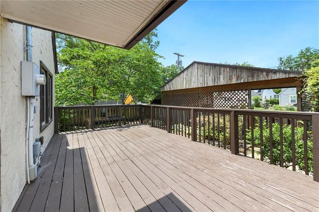1500 S Broadway Street, Leavenworth, KS 66048
