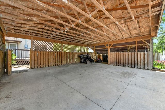 1500 S Broadway Street, Leavenworth, KS 66048