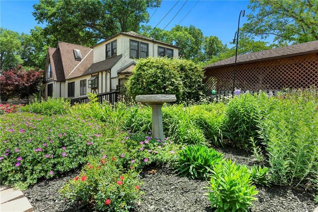 1500 S Broadway Street, Leavenworth, KS 66048