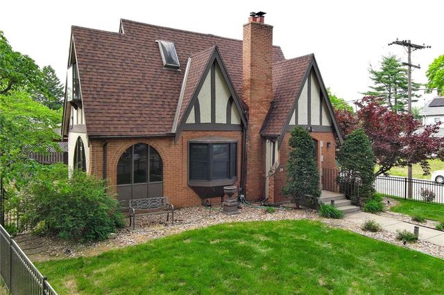 1500 S Broadway Street, Leavenworth, KS 66048
