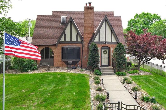 1500 S Broadway Street, Leavenworth, KS 66048