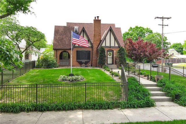 1500 S Broadway Street, Leavenworth, KS 66048