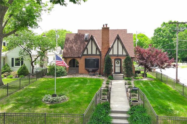 1500 S Broadway Street, Leavenworth, KS 66048
