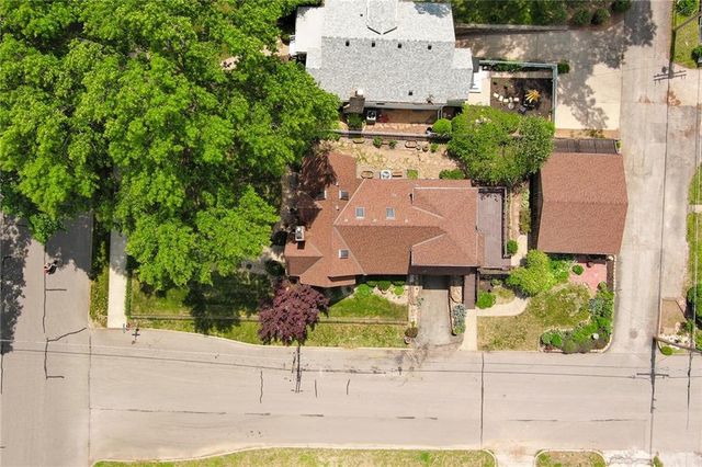 1500 S Broadway Street, Leavenworth, KS 66048