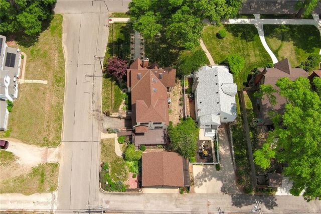 1500 S Broadway Street, Leavenworth, KS 66048