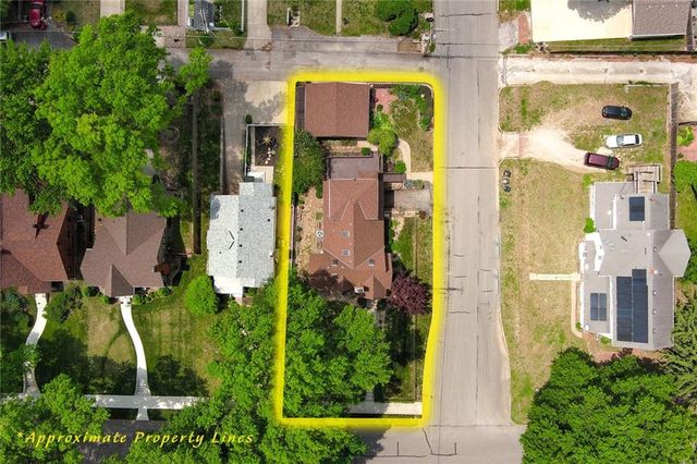 1500 S Broadway Street, Leavenworth, KS 66048