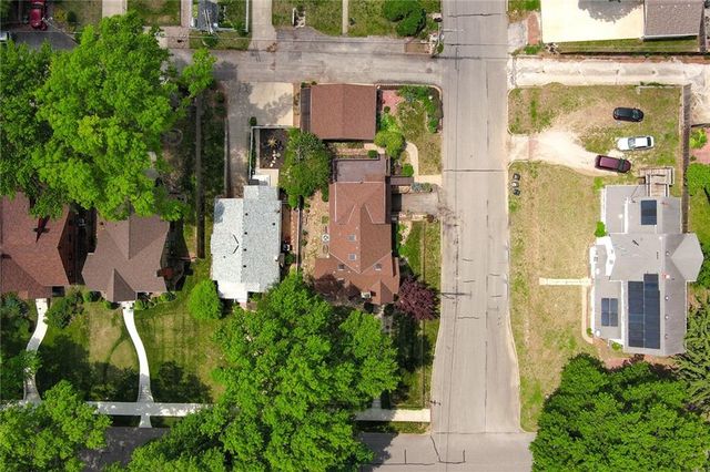 1500 S Broadway Street, Leavenworth, KS 66048