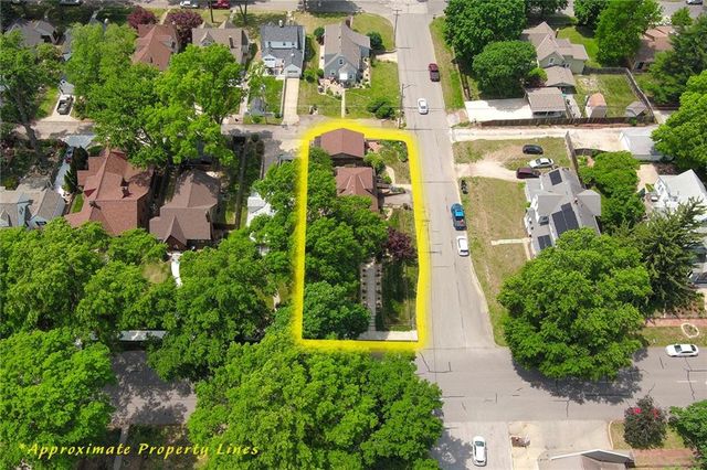 1500 S Broadway Street, Leavenworth, KS 66048