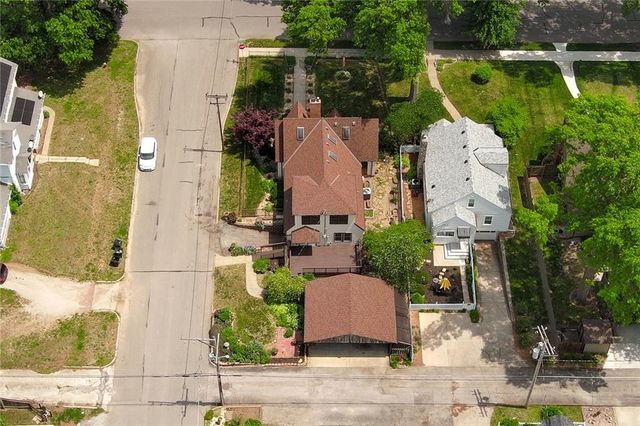 1500 S Broadway Street, Leavenworth, KS 66048