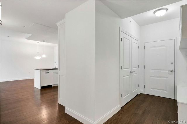 10 BYRON Place PH 814, Larchmont, NY 10538