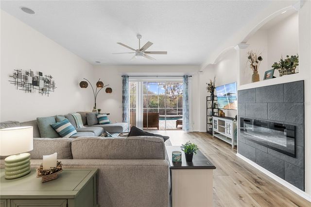 9909 KINGSHYRE WAY, Tampa, FL 33647