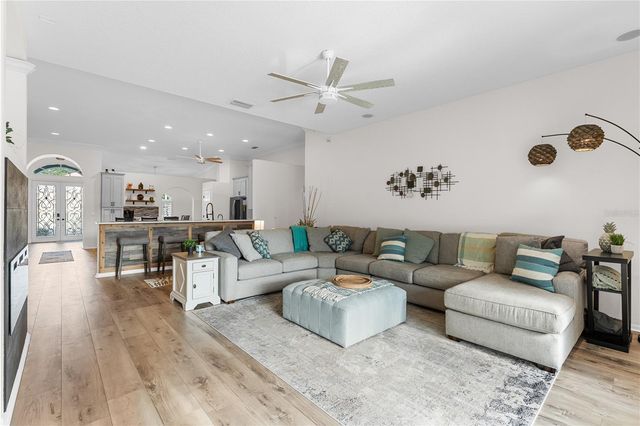 9909 KINGSHYRE WAY, Tampa, FL 33647